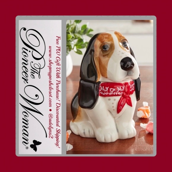 🌺 New Pioneer Woman 7.75"h Red Bandana Henry Shaped Basset Hound Dog Candy Jar - Picture 7 of 11